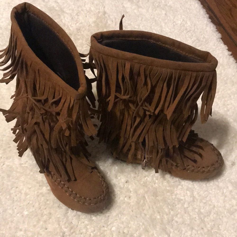 Kids Fringe Boots 😀.   Size 9